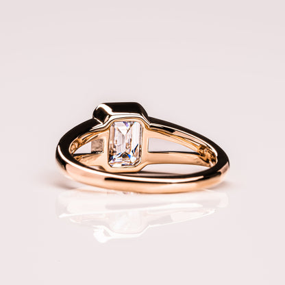1.6 CT Emerald Solitaire & Split Shank Moissanite Engagement Ring
