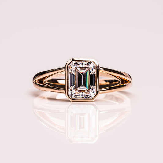 1.6 CT Emerald Solitaire & Split Shank Moissanite Engagement Ring