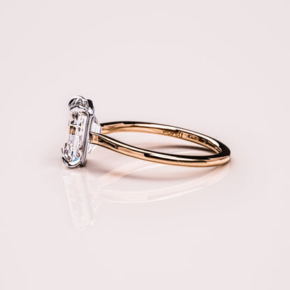 2.3 CT Emerald Solitaire Moissanite Engagement Ring